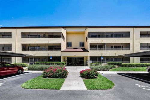 5307-13612 S Village Dr, TAMPA, FL, 33618-8354 | Card Image