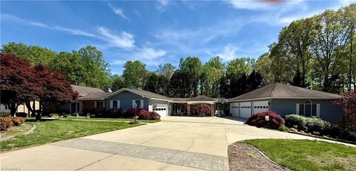 321 Pineview Dr, Mount Airy, NC, 27030-5146 | Card Image