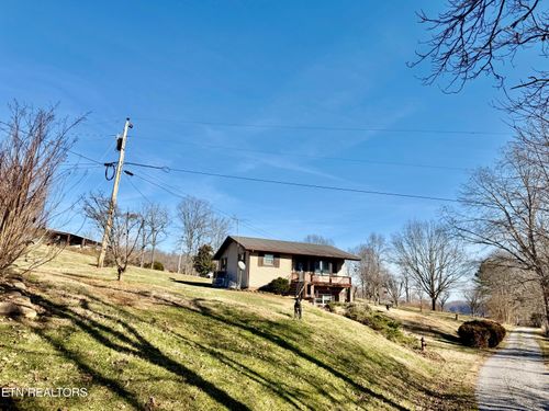 123 Owens Ln, Tazewell, TN, 37879-6325 | Card Image