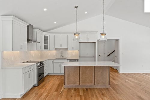 44-46 Sandwich Road, Plymouth, MA, 02360 | Card Image