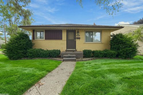 28298 Edward Ave, Madison Heights, MI, 48071-2826 | Card Image
