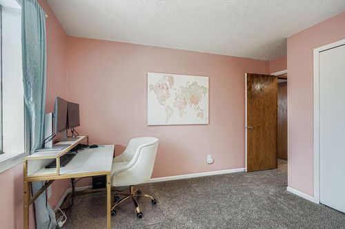 927 Pond View Ct, Vadnais Heights, MN, 55127-3615 | Card Image