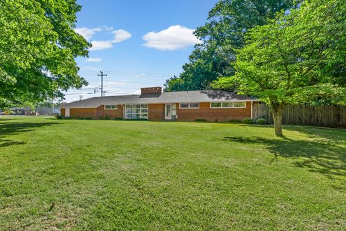 201 Marietta Dr, Hopkinsville, KY, 42240-4856 | Card Image