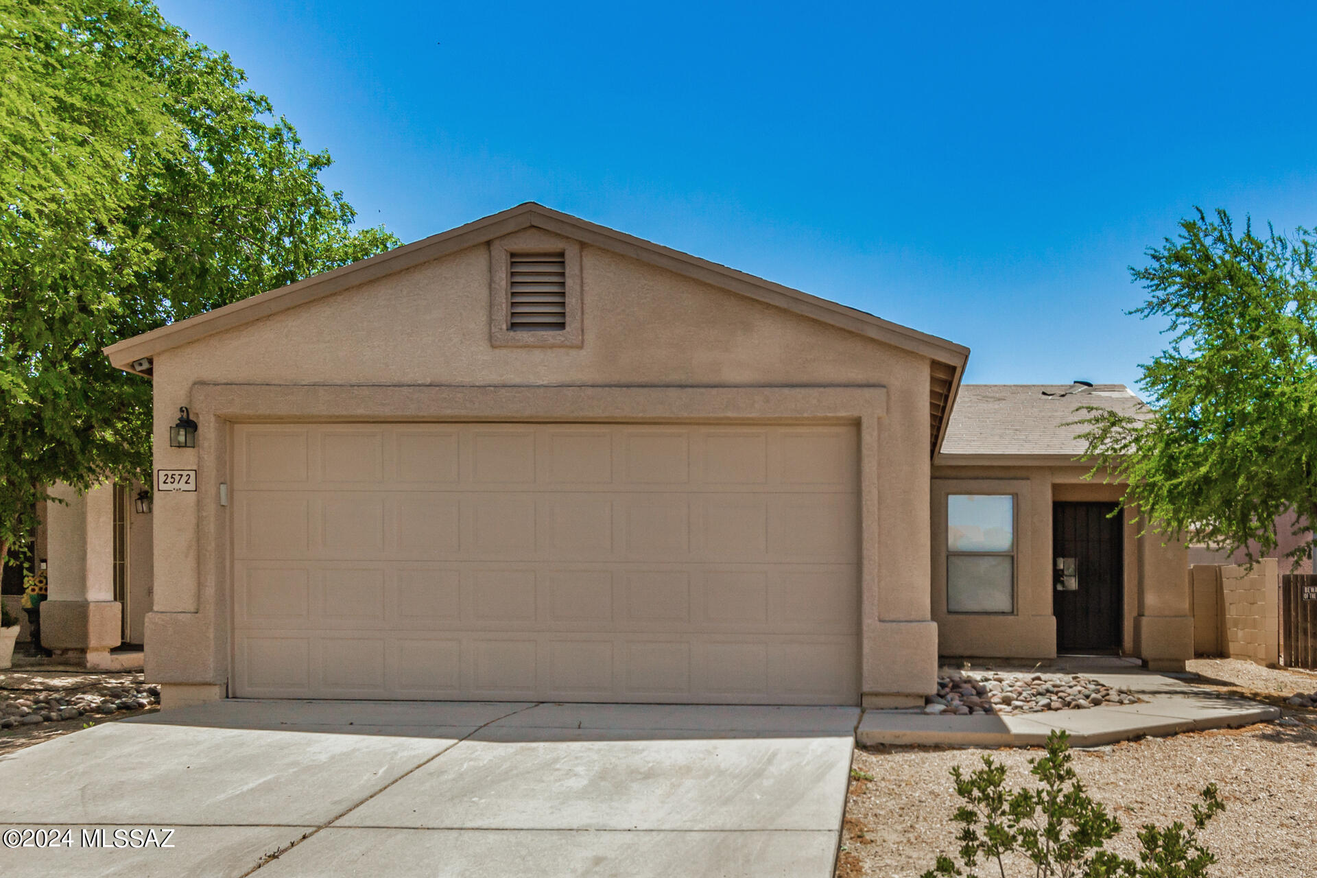 Knightsbridge Dr, Tucson, AZ 85706