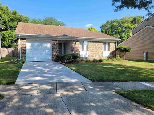 2S601 Cynthia Ct, Warrenville, IL, 60555-1356 | Card Image
