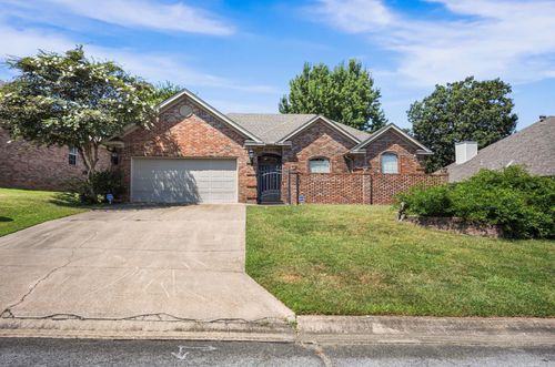 130 Fontainbleau Dr, Maumelle, AR, 72113-6744 | Card Image