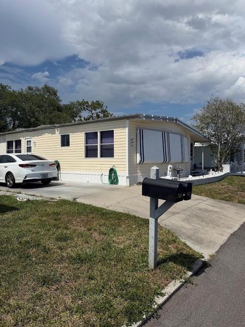 833 Jolanda Cir, VENICE, FL, 34285-4441 | Card Image