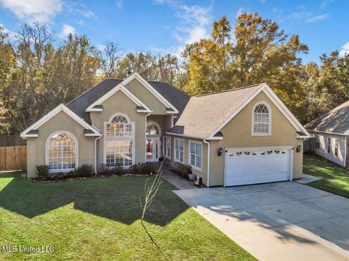 9 Pecan Ln, Long Beach, MS, 39560-3620 | Card Image