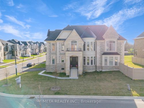 90 Broad Way, Nobleton, ON, L7B0P9 | Card Image