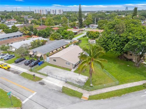 5829 Taylor St, Hollywood, FL, 33021-6254 | Card Image