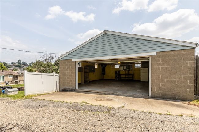 4506 Bowes Ave, House other with 3 bedrooms, 1 bathrooms and 2 parking in West Mifflin PA | Image 4
