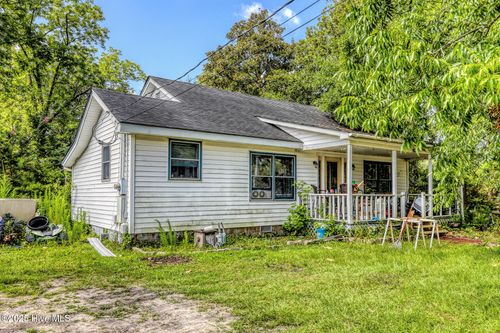 2104 S Lakeview Dr, Newport, NC, 28570-8537 | Card Image