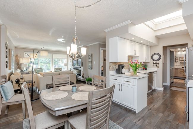 305 - 1351 Martin St, Condo with 2 bedrooms, 1 bathrooms and 1 parking in White Rock BC | Image 9