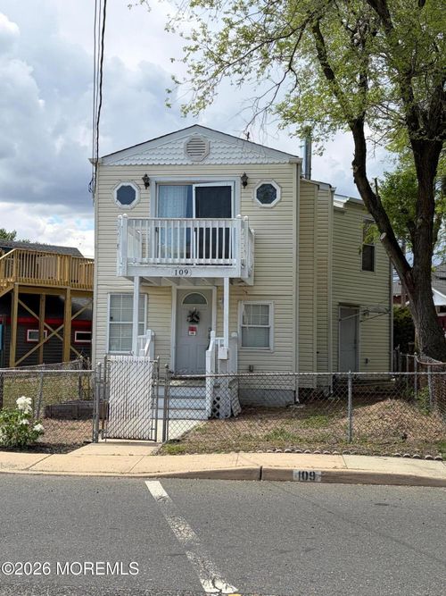 109 Poole Ave, Union Beach, NJ, 07735-2812 | Card Image