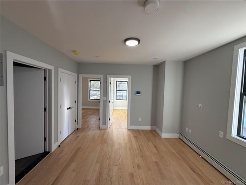 apt-1r-860 E 232nd St, Bronx, NY, 10466-4491 | Card Image