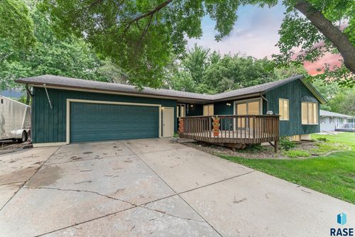 3701 Fairhall Ave, Sioux Falls, SD, 57106 | Card Image