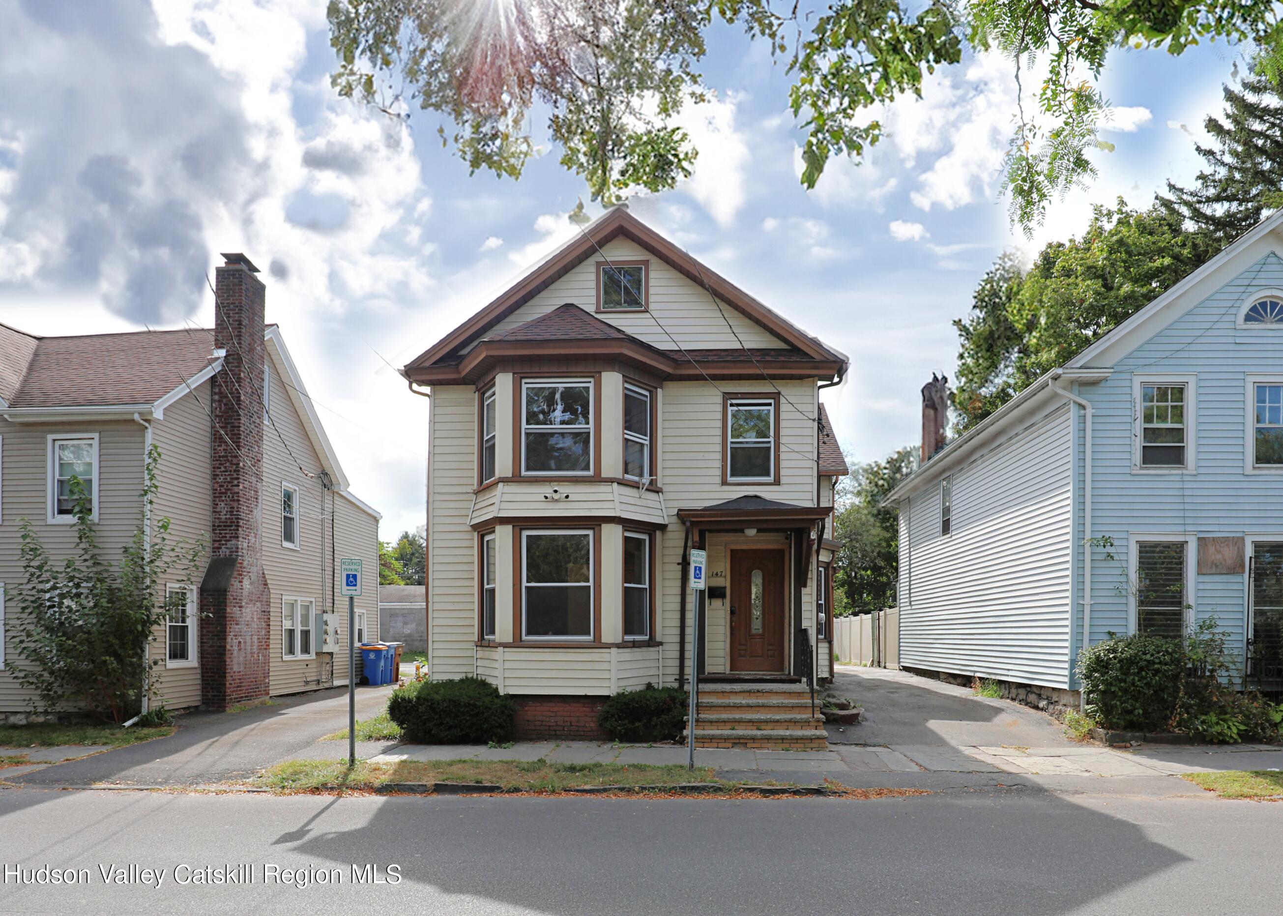 Clinton Ave, Kingston, NY 12401