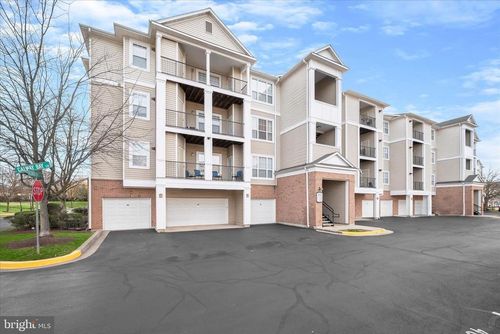 apt-302-19620 Galway Bay Cir, GERMANTOWN, MD, 20874-4639 | Card Image