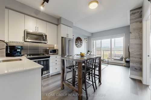 315-555 William Graham Dr, Aurora, ON, L4G3H9 | Card Image