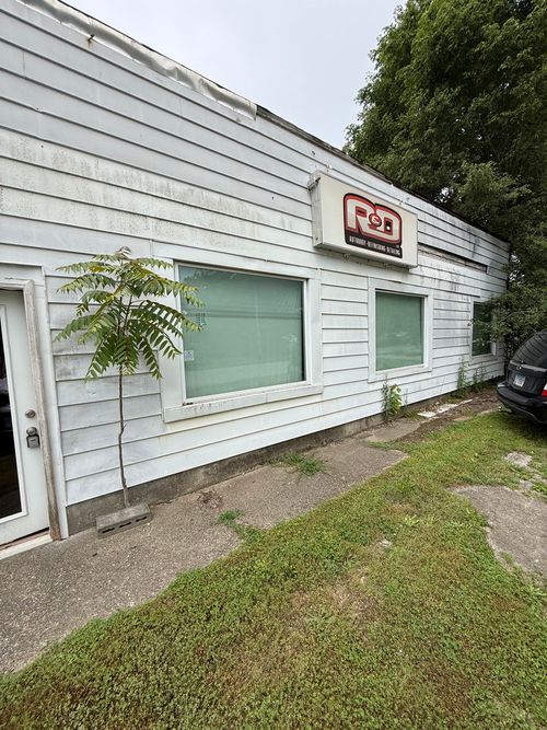 225 S Marshall St, Salem, IL, 62881-3222 | Card Image