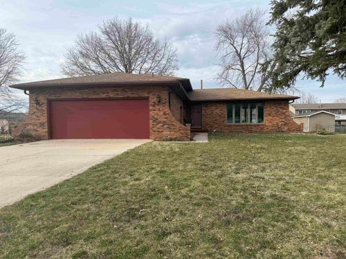 416 E Elder St, Dike, IA, 50624-9798 | Card Image
