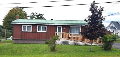 3 Robertson Cres, House with 3 bedrooms, 1 bathrooms and null parking in Truro NS | Card Image