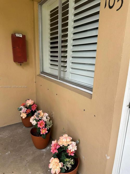 apt-105-411 S Crescent Dr, Hollywood, FL, 33021-7423 | Card Image