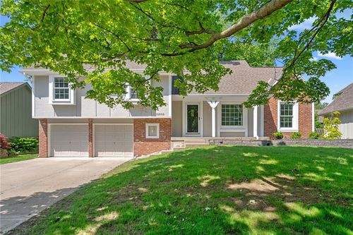 10500 Noland Rd, Lenexa, KS, 66215-2172 | Card Image