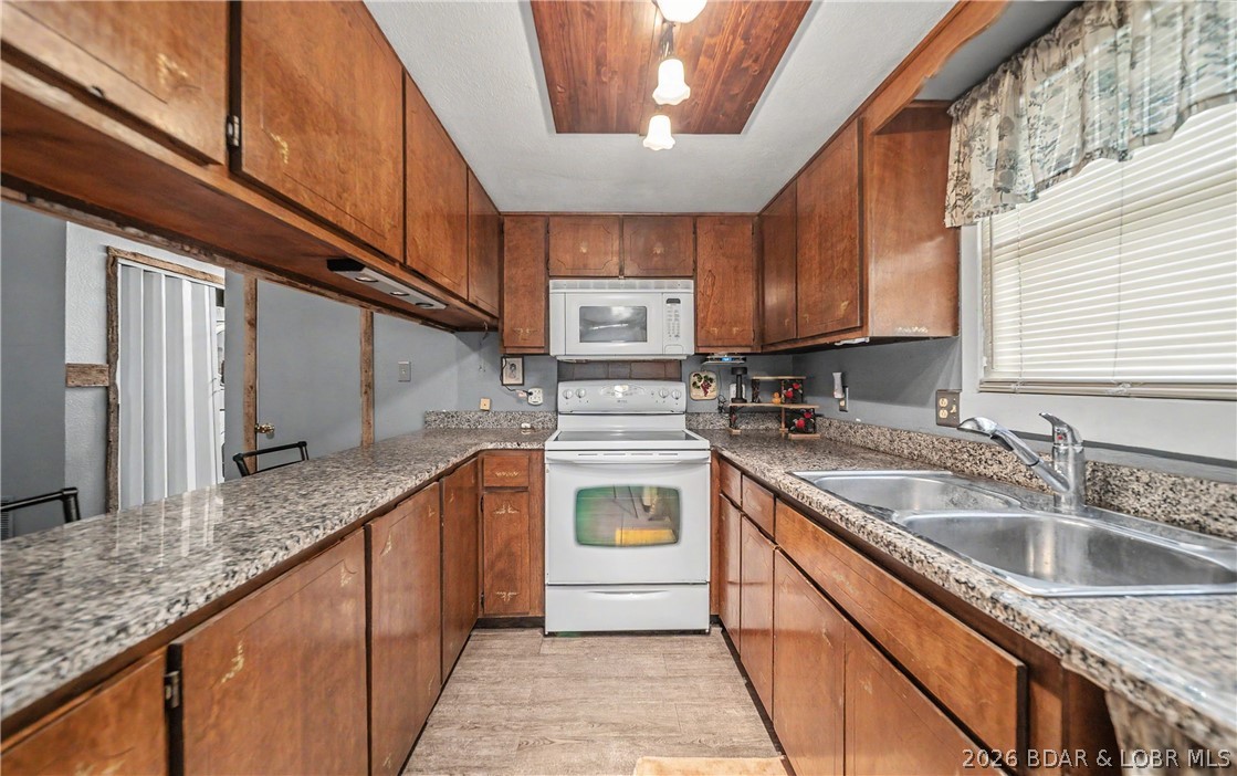 Residential in Sunrise Beach 5