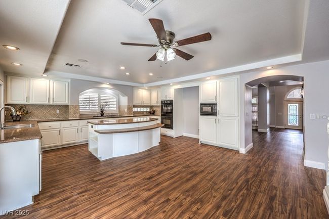 4045 Abernethy Forest Pl, House other with 6 bedrooms, 5 bathrooms and null parking in Las Vegas NV | Image 13