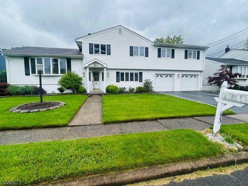 93 Sandra Dr, Totowa, NJ, 07512-1131 | Card Image
