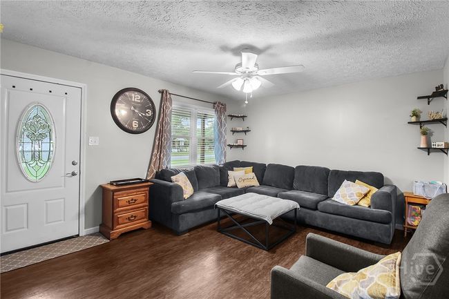 Living Area | Image 6
