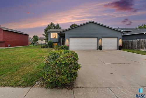 610 Teddy St Street, Harrisburg, SD, 57032 | Card Image
