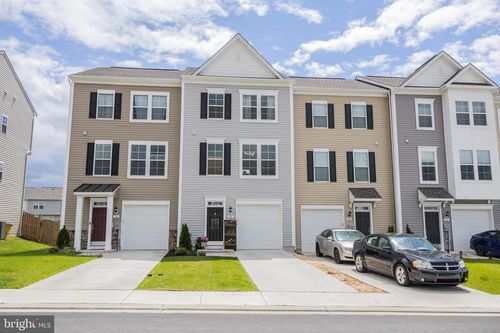 30 Kirby Ct, BUNKER HILL, WV, 25413-2300 | Card Image