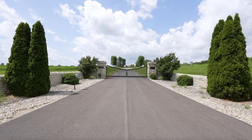 24-4022 Wilson Lake Ln, Lexington, KY, 40516-9020 | Card Image