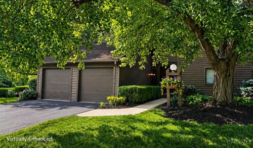 8547 Wyoming Club Dr, Cincinnati, OH, 45215-4243 | Card Image