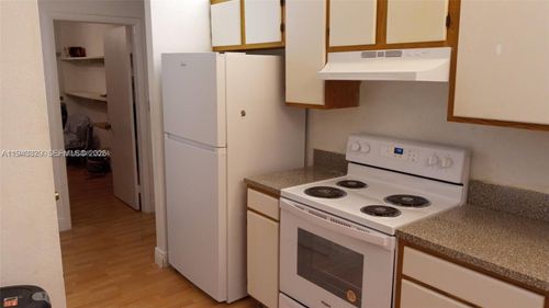 b3m-14850 Naranja Lakes Blvd, Homestead, FL, 33032-8334 | Card Image