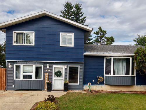 9610 74 Ave, Peace River, AB, T8S1E4 | Card Image