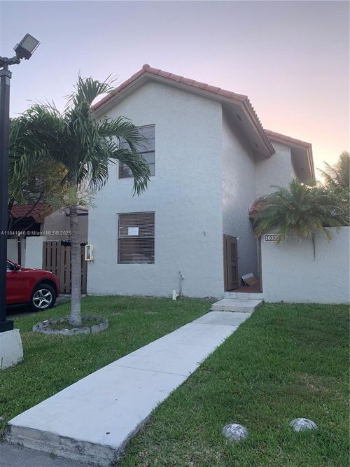 apt-3-10337 Nw 9th Street Cir, Miami, FL, 33172-6612 | Card Image