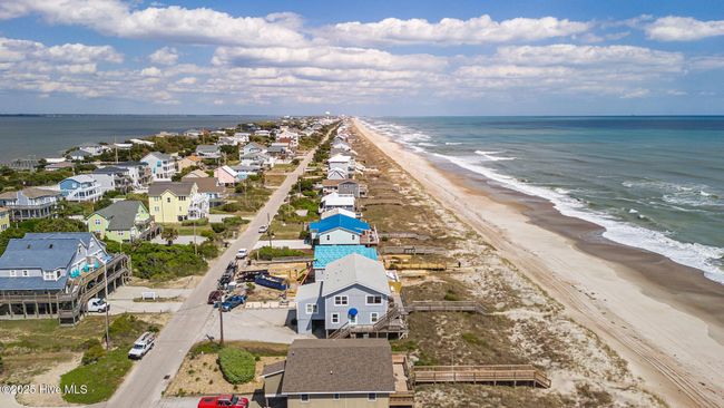 WEST - 2003 Ocean Dr, Townhouse with 4 bedrooms, 3 bathrooms and null parking in Emerald Isle NC | Image 49