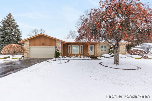 7951 Engelhurst Ct, Jenison, MI, 49428-8517 | Card Image