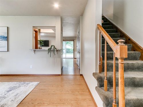 520 Jean Marie Drive, Norman, OK, 73069 | Card Image