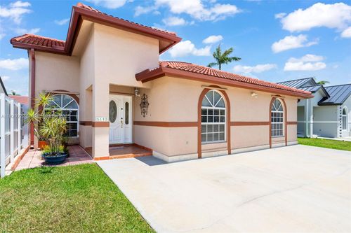 5143 Sw 142nd Pl, Miami, FL, 33175-5827 | Card Image