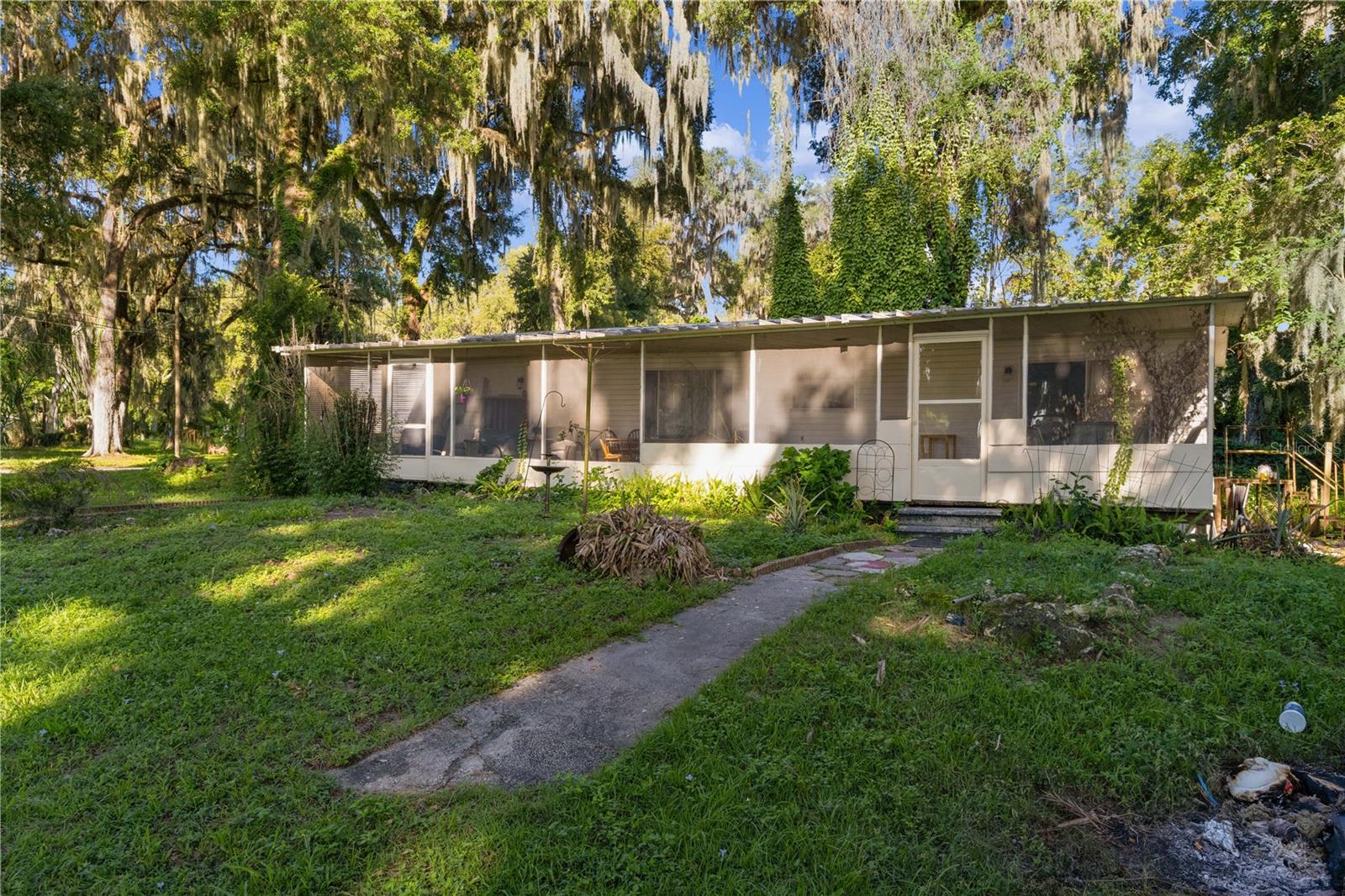 Residential in LAKE PANASOFFKEE