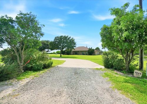 5844 Santa Clara Dr, Robstown, TX, 78380-9405 | Card Image