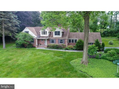 152 Hunters Ln, DEVON, PA, 19333-1217 | Card Image