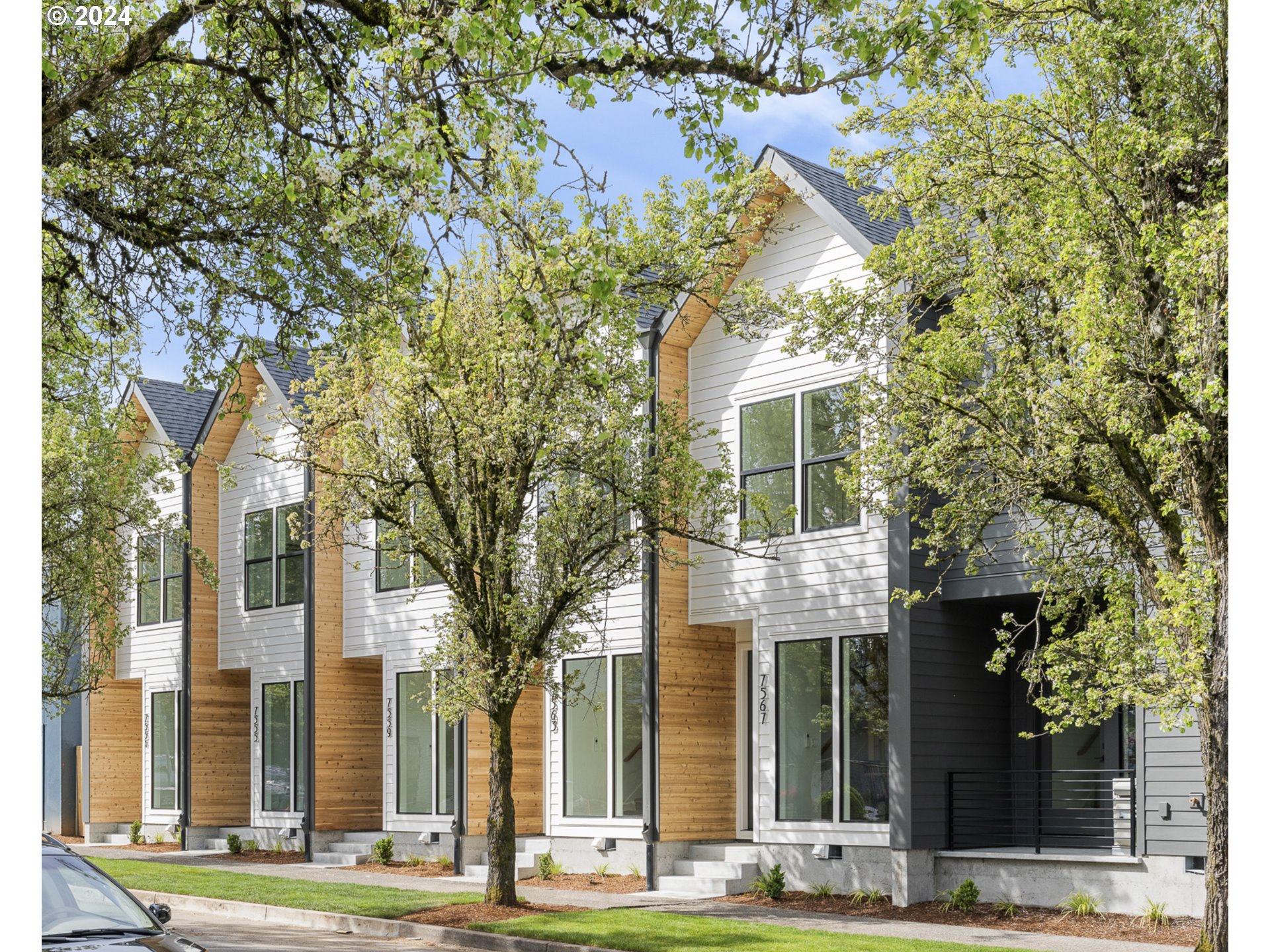 Gravenstein Ave, Portland, OR 97217