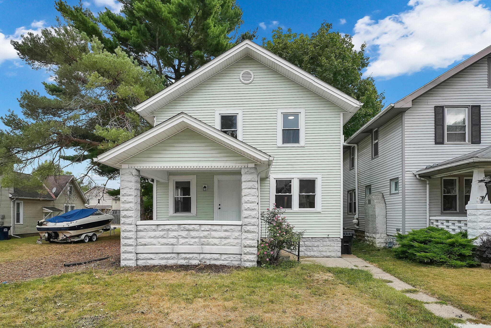 Moull St, Newark, OH 43055