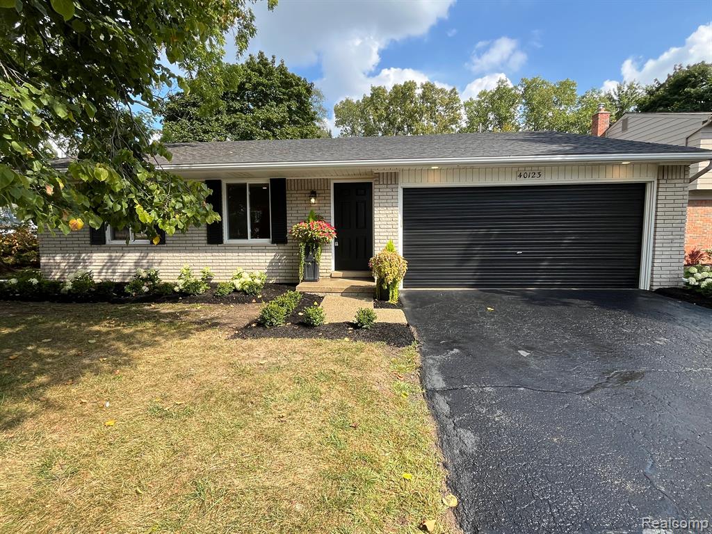 Buckingham Ct, Novi, MI 48375