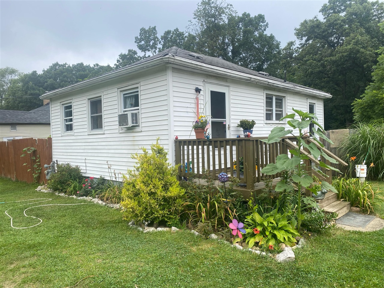 Ontario Rd, Niles, MI 49120